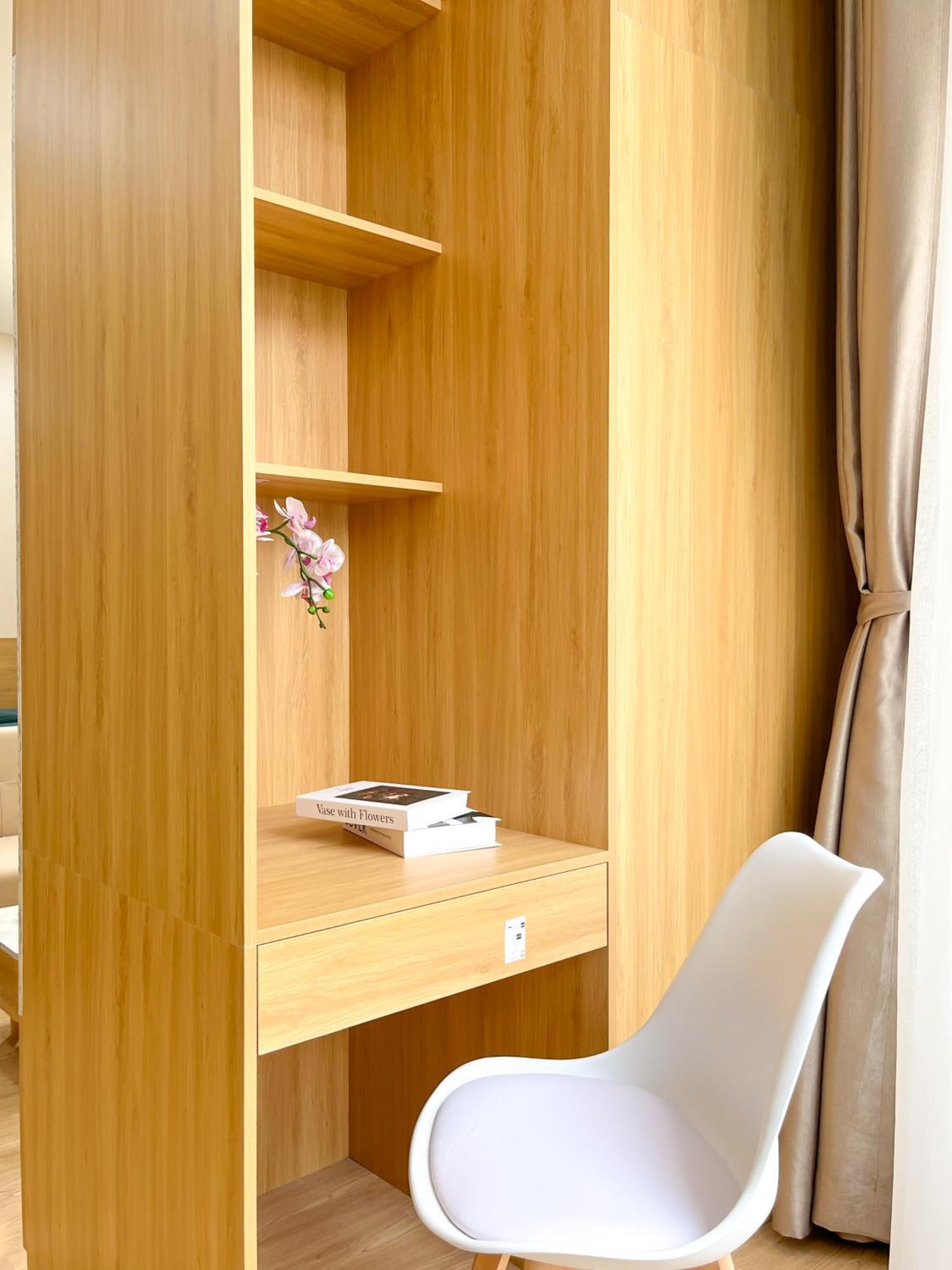 Amazing Housing Lac Long Quan Hanoi Exterior photo